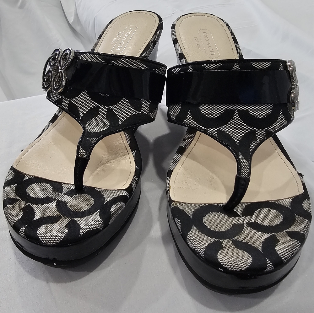 Coach, 7 1/2 B, Black/Cream - Picture 4 of 4